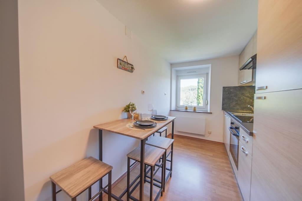 Charmant Appartement 2 Chambres Proche Luxembourg Redange Exterior foto